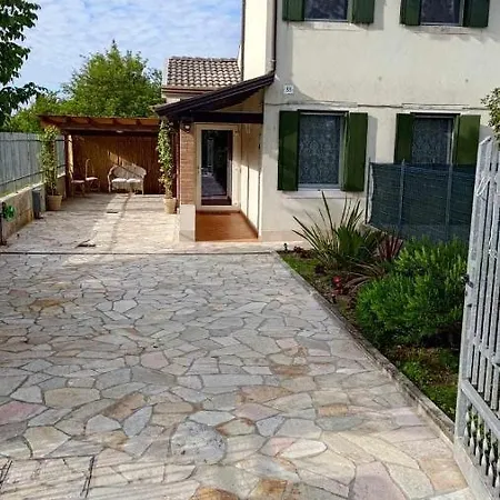 Traghetto Vecchio House *