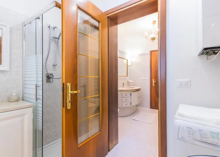 Traghetto Vecchio House *